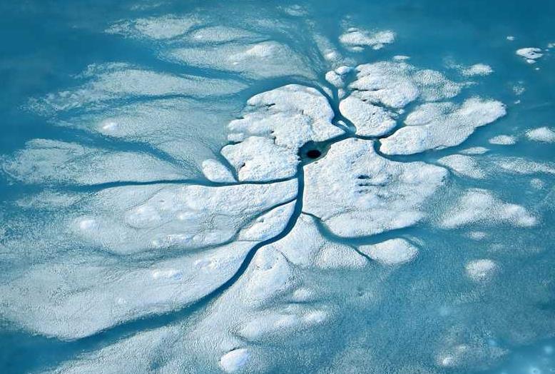 1761270969204352.jpg 浮冰.jpg